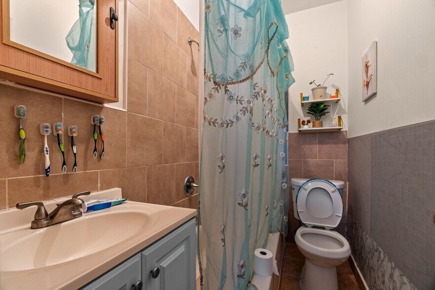 More Photos Of 3207 Hull Ave, Bronx Apartments For Sale