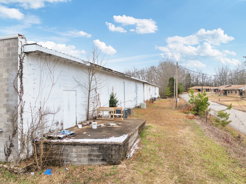 More Photos Of 20310 Main St E, Huntingdon Storefront For Sale