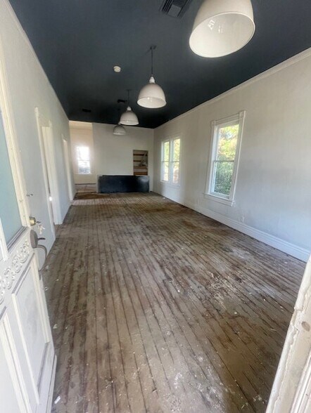 More Photos Of 1101 W Burbank Blvd, Burbank Office Residential For Lease