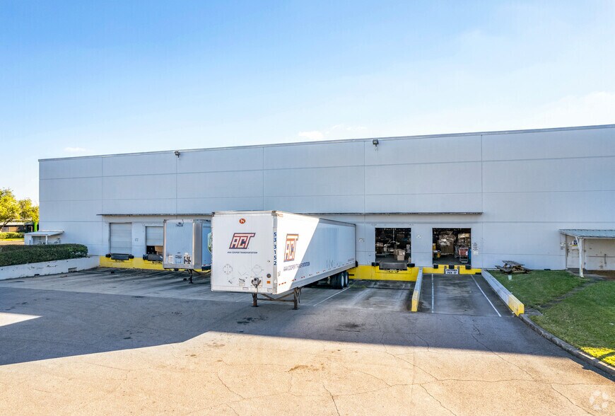 More Photos Of 7337 Bryan Dairy Rd, Largo Manufacturing For Lease