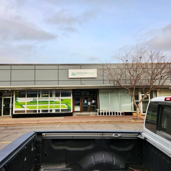 More Photos Of 27 Second Av N, Yorkton Storefront For Lease