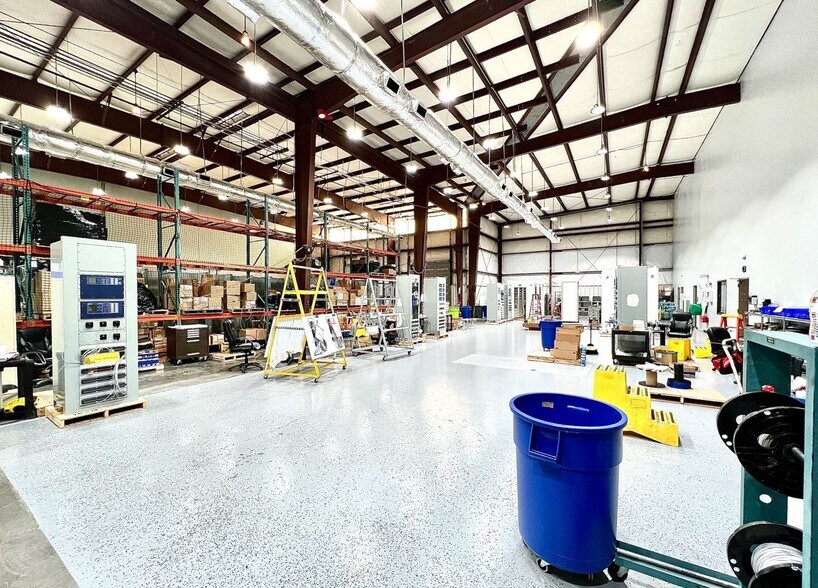 More Photos Of 5101-5111 Milwee St, Houston Warehouse For Lease