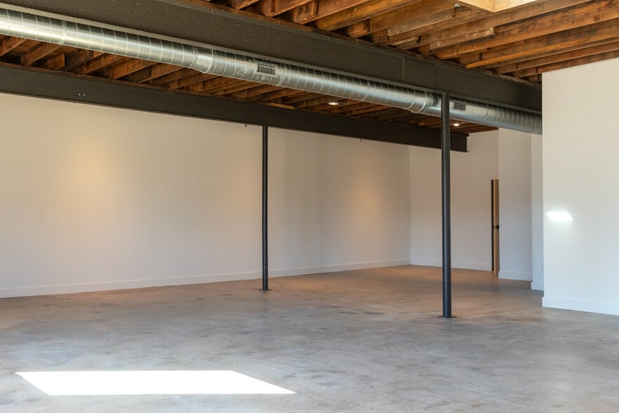 More Photos Of 416 3rd St, Petersburg Loft Creative Space For Lease