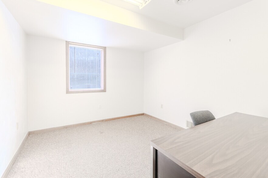 More Photos Of 1080 Long Run Rd, McKeesport Office For Lease