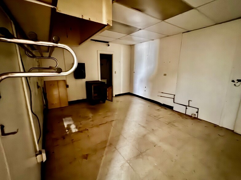More Photos Of 2321 N Michigan Ave, Saginaw Flex For Sale