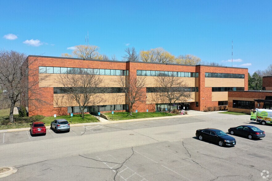 Primary Photo Of 3490 N Lexington Ave, Shoreview Office For Lease