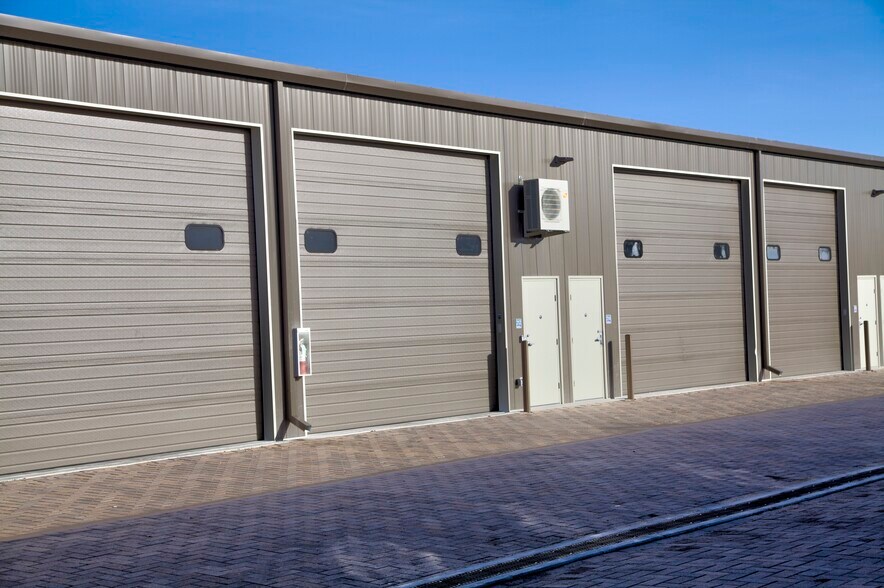 Primary Photo Of 560-580 Ames St, Lakewood Industrial For Lease