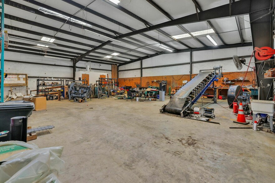 More Photos Of 771 Moody Rd, Palatka Service For Sale