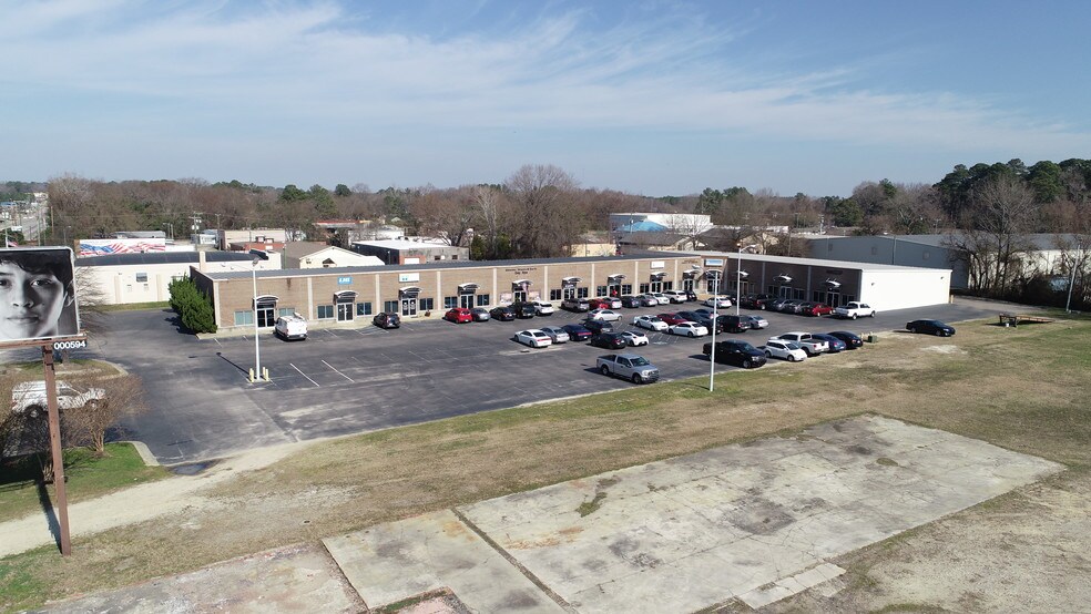 More Photos Of 726 Ramsey St, Fayetteville Flex For Lease