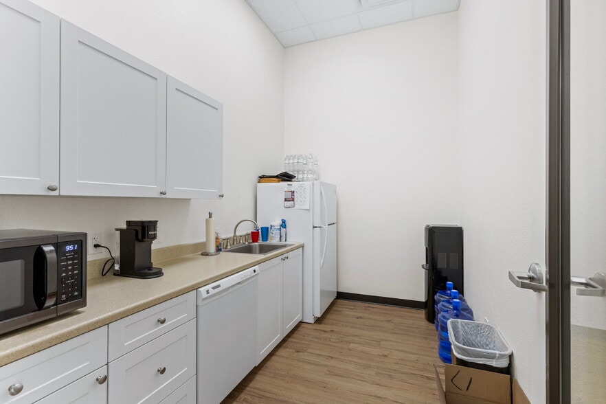 More Photos Of 11052 Cimarron St, Firestone Storefront Retail Office For Lease