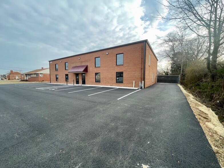 More Photos Of 3925 Lafayette Blvd, Fredericksburg Flex For Lease