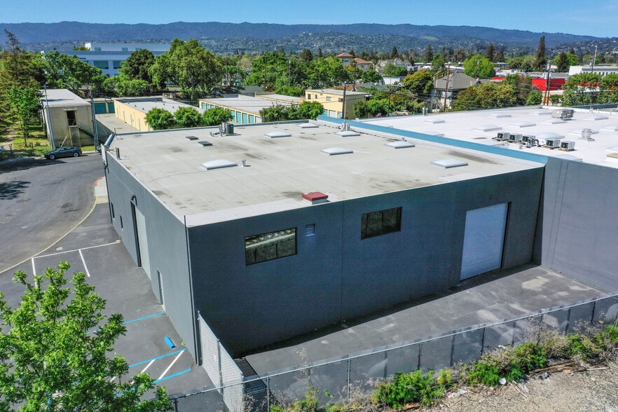 More Photos Of 989 Shasta St, Redwood City Service For Lease