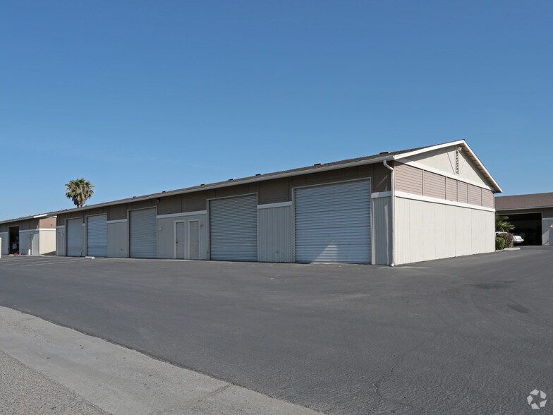 More Photos Of 1018 San Jose Ave, Clovis Warehouse For Lease