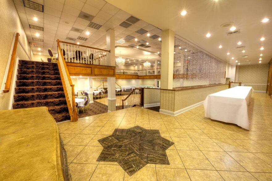 More Photos Of 6205 Ramada Dr, Clemmons Hotel For Sale