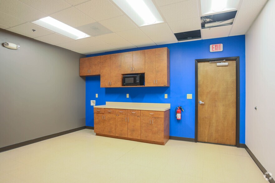 More Photos Of 124 Verdae Blvd, Greenville Office For Lease