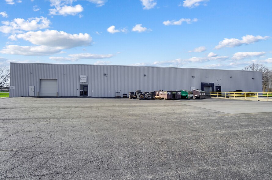 More Photos Of 2025 E 4th St, Lima Light Manufacturing For Lease