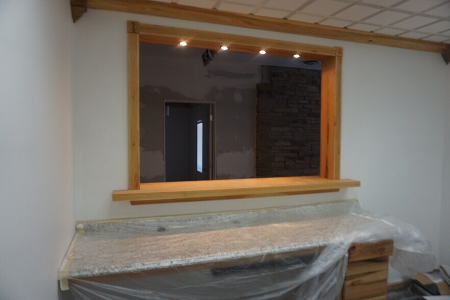 More Photos Of 15-39 Market St, Amsterdam Storefront Retail Office For Lease