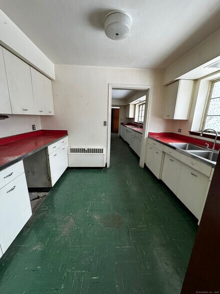 More Photos Of 11 Charter Oak Pl, Hartford Multifamily For Sale