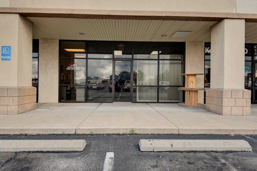 More Photos Of 1501-1513 W State Highway J, Ozark General Retail For Lease