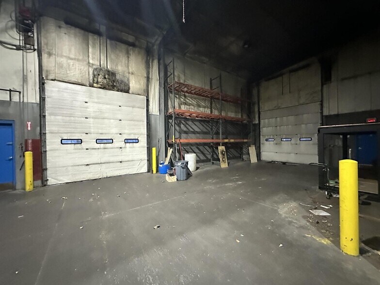 More Photos Of 1011 Veterans St, Mauston Manufacturing For Sale