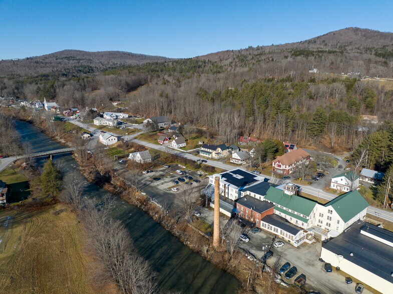 More Photos Of 7392 US-4, Woodstock Police Fire Station For Sale