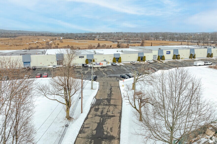 More Photos Of 100 Republic Dr, North Haven Warehouse For Lease