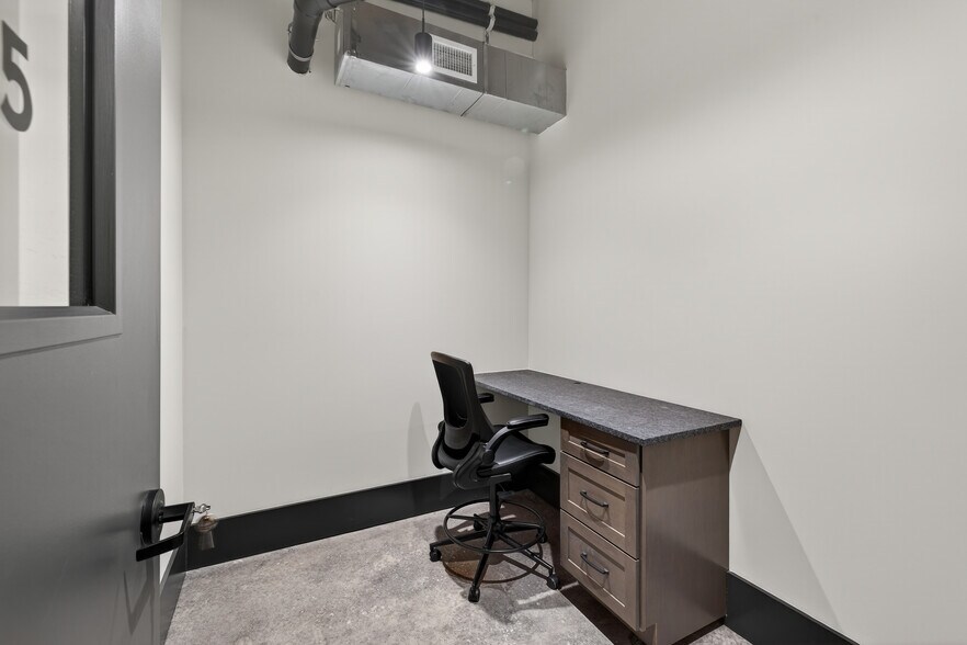 More Photos Of 200 Barrett St, Monroe Warehouse For Lease