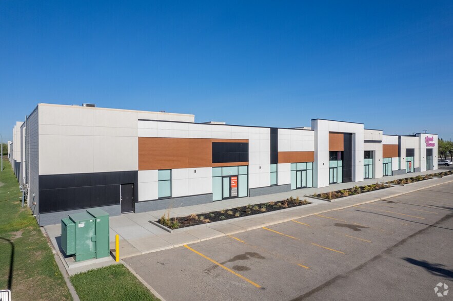 More Photos Of 5115 17 Av SE, Calgary General Retail For Lease
