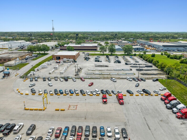 More Photos Of 2950 W 167th St, Markham Warehouse For Lease