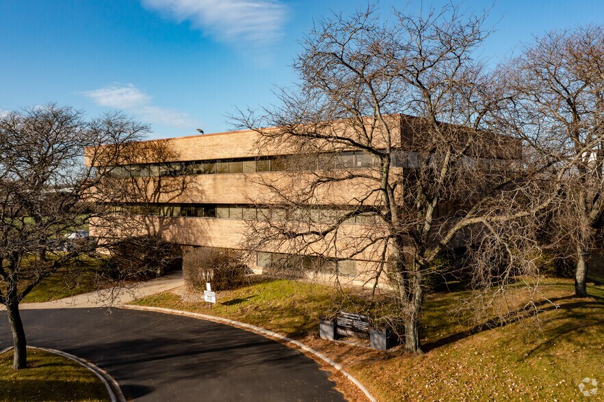 More Photos Of 20280 Governors Dr, Olympia Fields Unknown For Lease