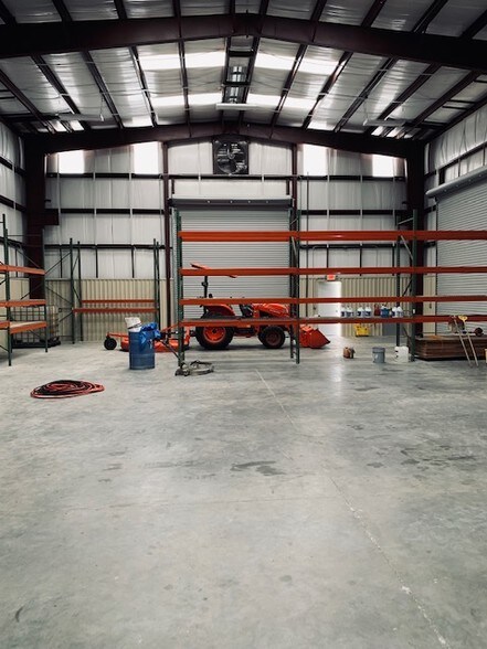 More Photos Of 909 S 14th St, La Porte Warehouse For Lease