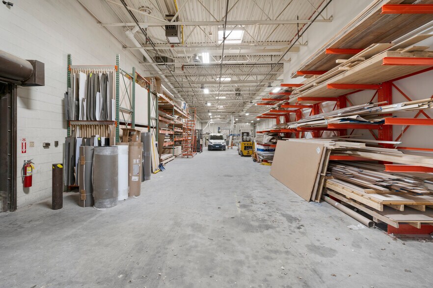 More Photos Of 10 Mile Hill Rd, Newtown Warehouse For Lease