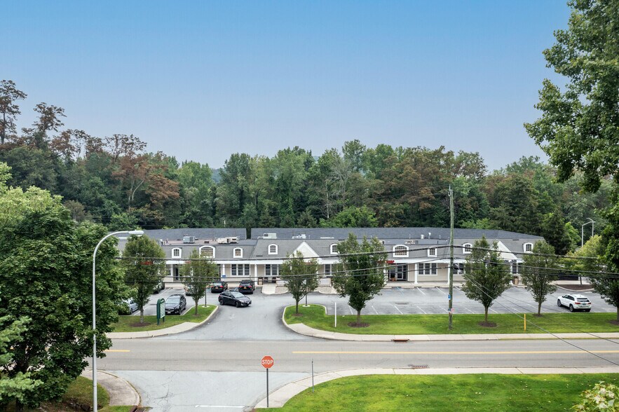 More Photos Of 1390-1426 E Main St, Shrub Oak Unknown For Lease