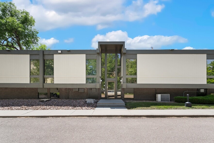 More Photos Of 5050 Edison Ave, Colorado Springs Office For Sale