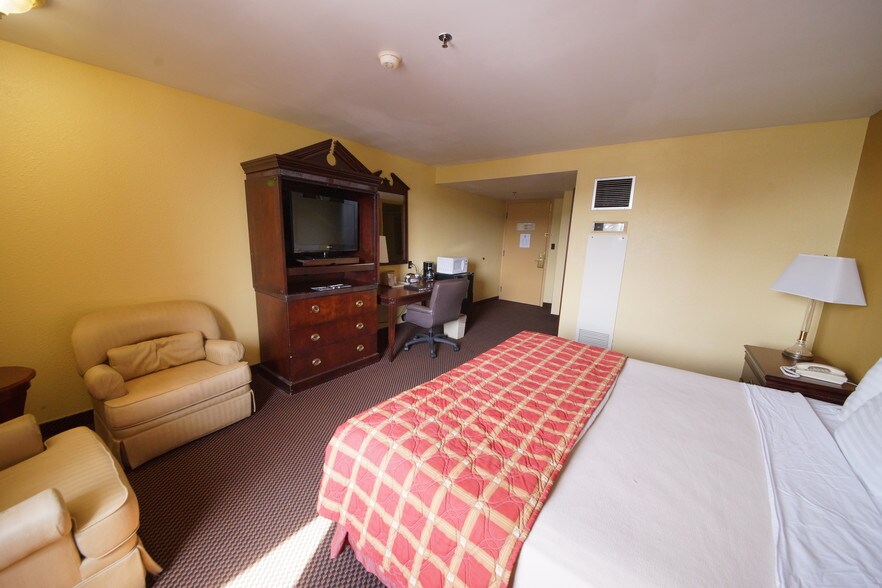 More Photos Of 1200 Market St, Wheeling Hotel For Sale