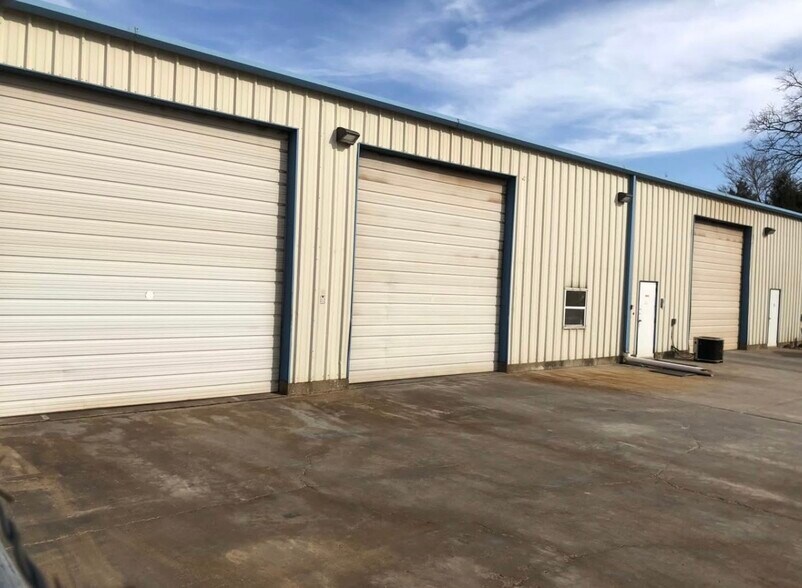 Primary Photo Of 3861 US-54, Linn Creek Industrial For Lease