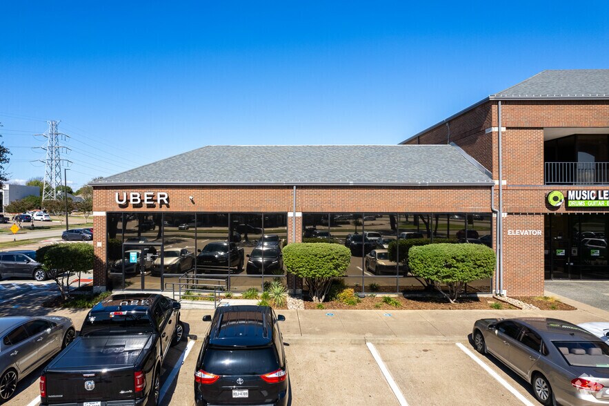 More Photos Of 2301 N Central Expy, Plano Unknown For Lease