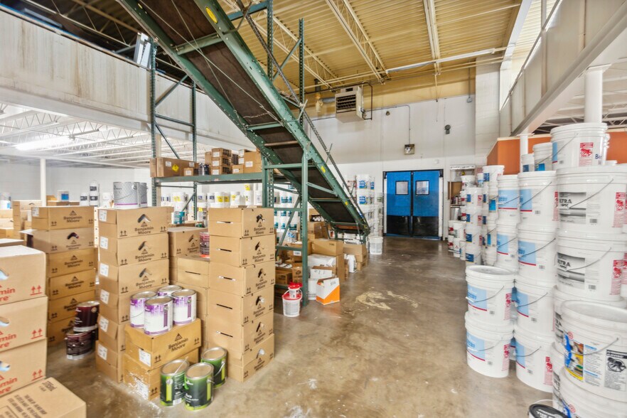 More Photos Of 210 W Girard Ave, Philadelphia Storefront For Sale