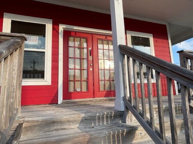 More Photos Of 601 5th St, Kemah Office For Lease