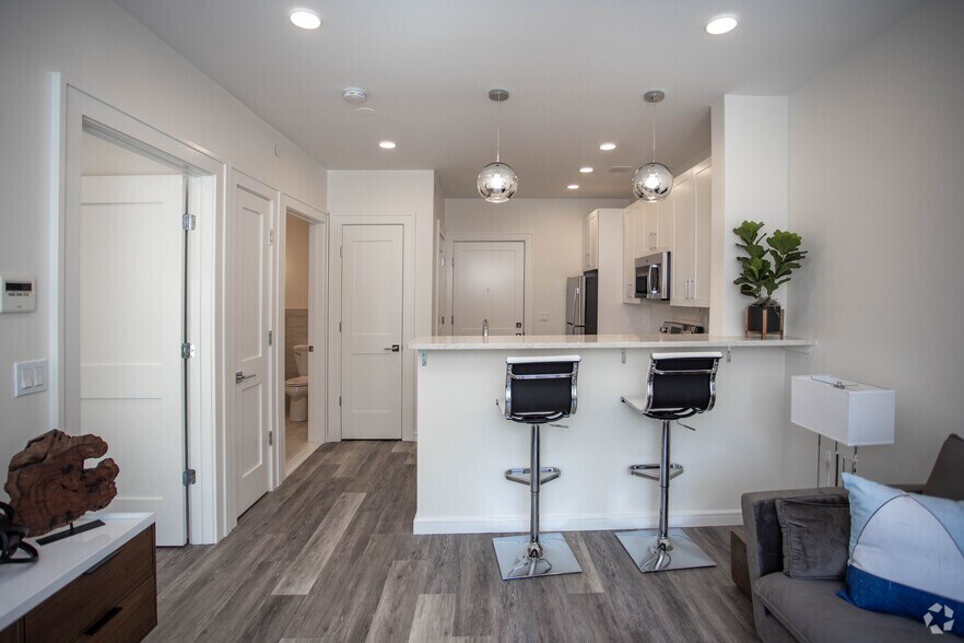More Photos Of 1000 New York Ave, Huntington Station Apartments For Lease