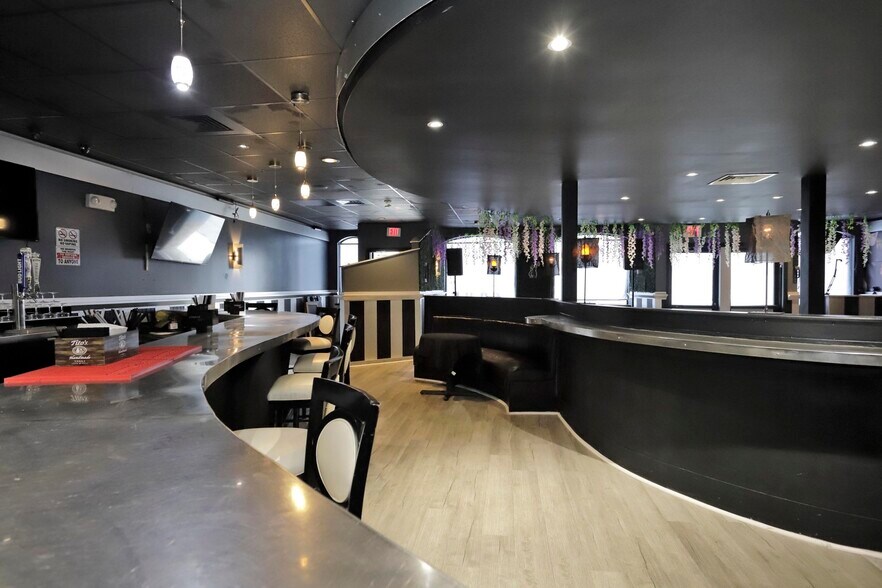 More Photos Of 1606-1610 Acushnet Ave, New Bedford Restaurant For Sale