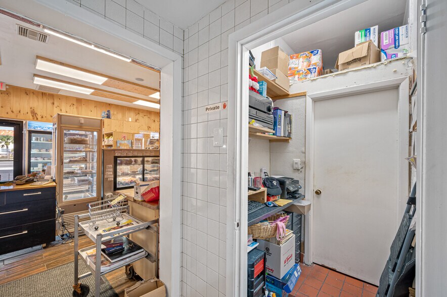 More Photos Of 1995 E Bay Dr, Largo Restaurant For Sale