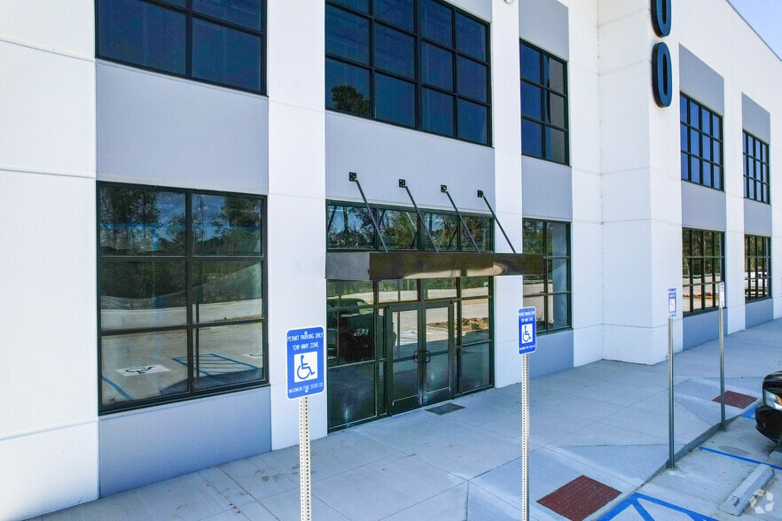 More Photos Of 300 Seabrook Pky, Pooler Warehouse For Lease