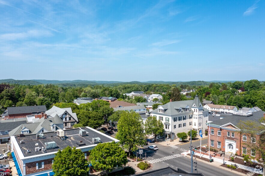 More Photos Of 404-424 Main St, Ridgefield Unknown For Lease