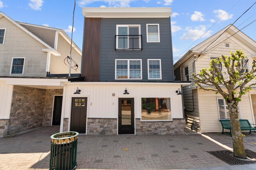 More Photos Of 122 Center St, Southington Storefront Retail Office For Lease