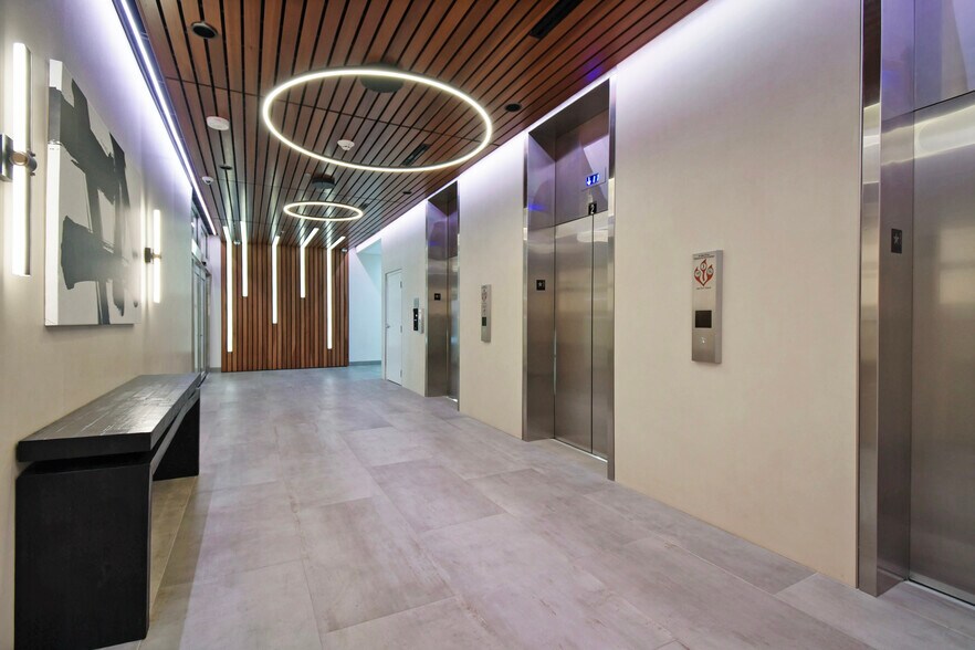 More Photos Of 233 E Bay St, Jacksonville Office For Sale