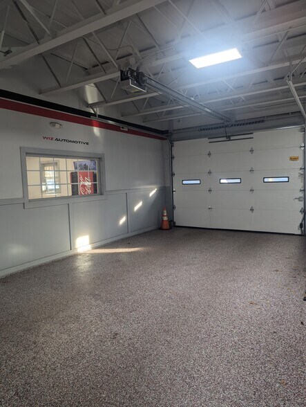 More Photos Of 1860 Stratford Ave, Stratford Auto Repair For Sale