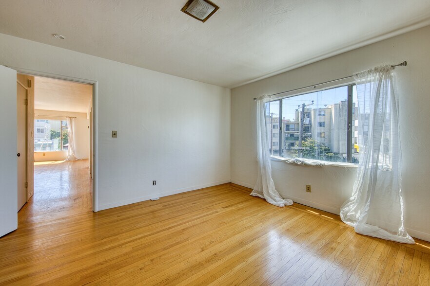 More Photos Of 410 Merritt Ave, Oakland Apartments For Sale