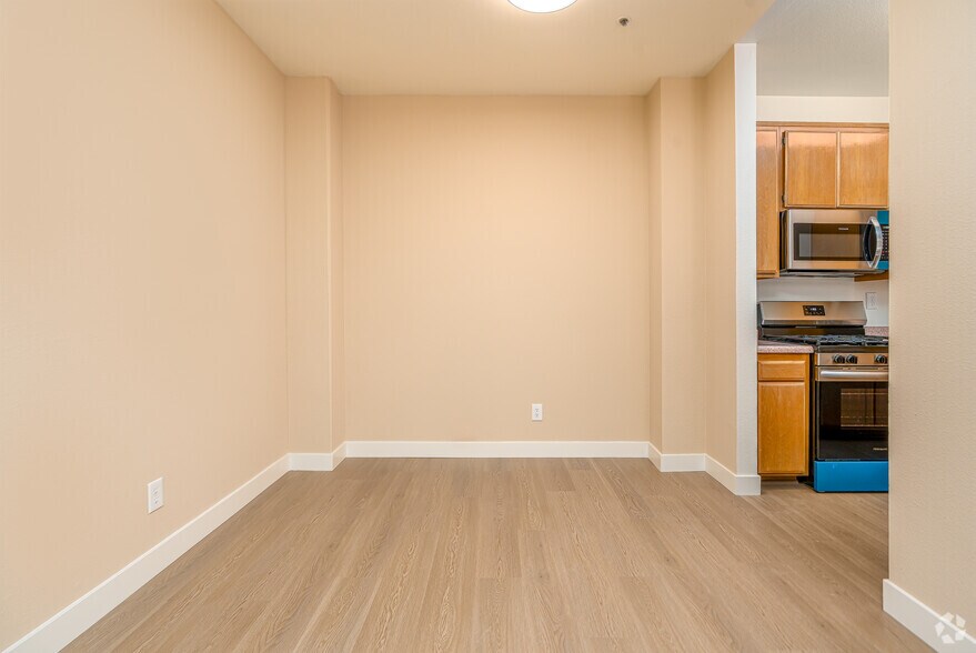 More Photos Of 10621 Valley Spring Ln, North Hollywood Apartments For Sale