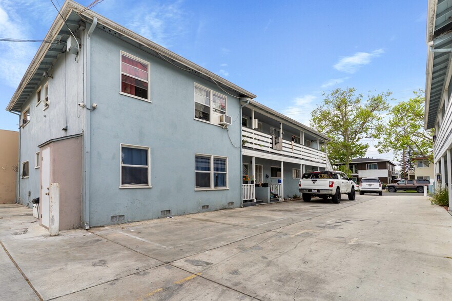 More Photos Of 1419 S Sycamore St, Santa Ana Apartments For Sale